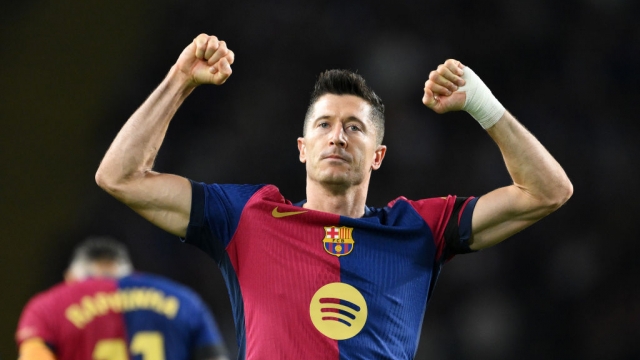 ليفاندوفسكي يحطم رقم مولر ويواصل مطاردة ميسي ورونالدو