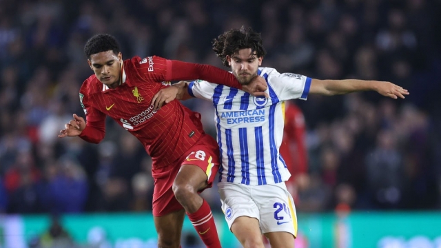ليفربول يعبر برايتون بصعوبة في كأس الرابطة الإنجليزية