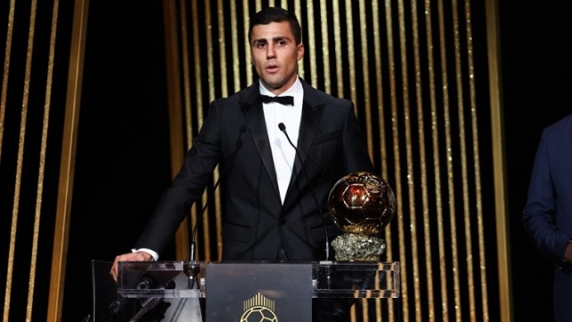 ماذا قال رودري بعد هزيمة فينيسيوس وفوزه بجائزة الكرة الذهبية