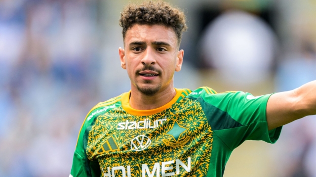 مدافع أيمن جديد يتألق في أوروبا يقدم نفسه لمنتخب تونس