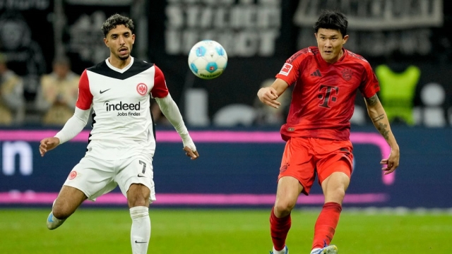 مدرب آينتراخت يكشف عن نصيحته للمصري مرموش.. واللاعب يعلق!