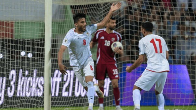 مدرب منتخب قطر أهدى إيران مفاتيح الفوز على العنابي