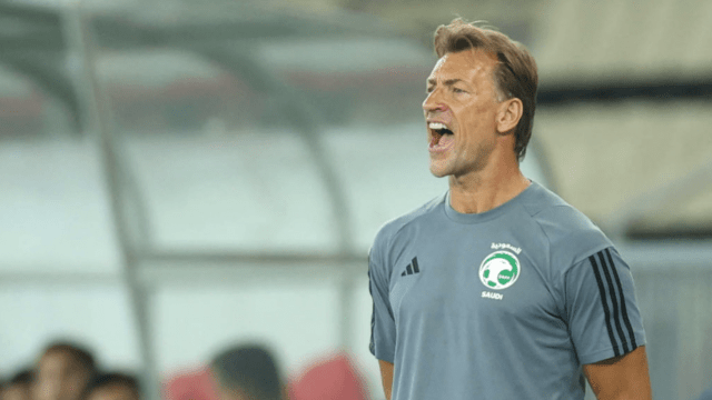 مفاوضات مُكثفة من أجل إعادة رينارد لقيادة المنتخب السعودي