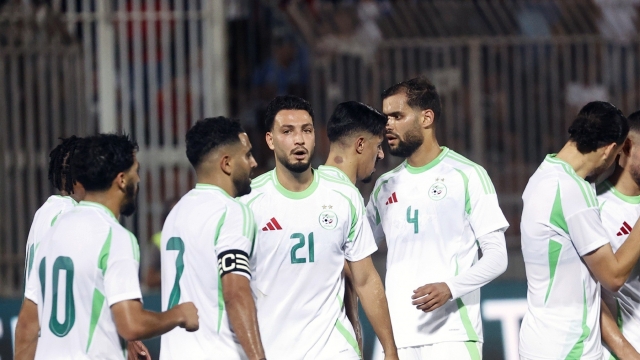 منتخب الجزائر يفوز بنفس السيناريو وليلة سوداء لمحرز