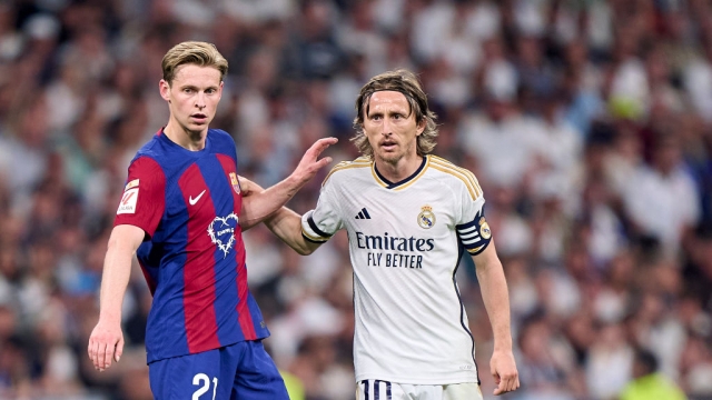 موعد كلاسيكو ريال مدريد وبرشلونة في الدوري الإسباني 2024-25