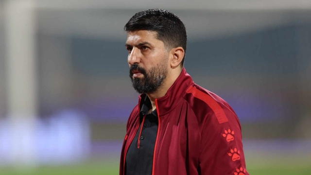 هل يضحي الفيصلي الأردني بمدربه السوري رأفت محمد؟