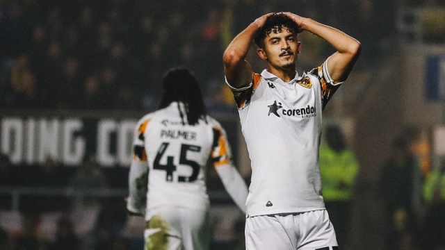 بشير بلومي يغيب عن معسكر منتخب الجزائر.. تعرف إلى السبب