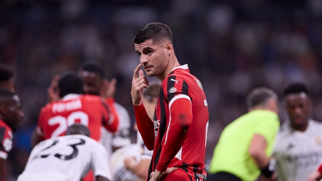 بعد إصابة غامضة.. ميلان يعلن نقل ألفارو موراتا إلى المستشفى