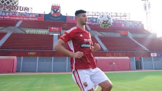 تفاصيل إصابة أشرف داري في تدريبات الأهلي