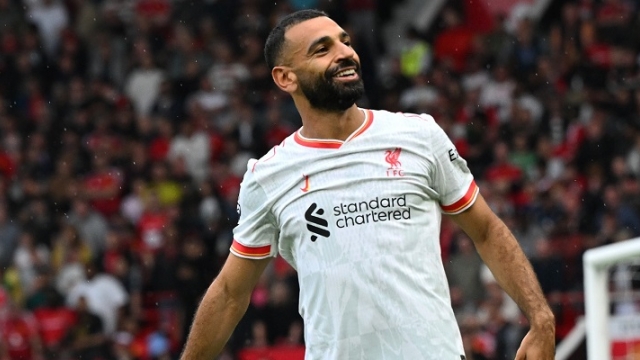 رامي عباس يوجه رسالة مشفرة لإدارة ليفربول بشأن عقد محمد صلاح