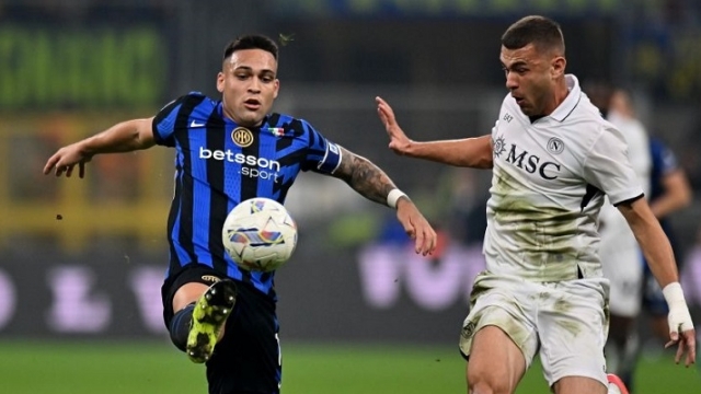 صاروخية تشالهان أوغلو تُجنب إنتر ميلان الخسارة أمام نابولي