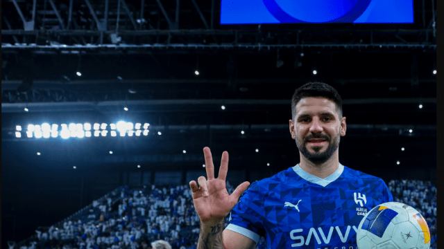 صورة واحدة تصف مهاجم الهلال السعودي بشكل مثالي