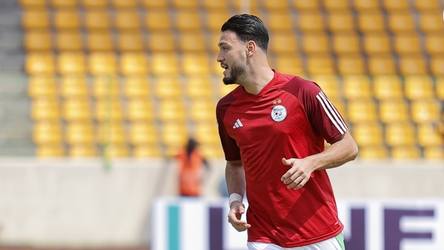 طبيعة إصابة بن سبعيني وفرص مشاركته أمام ليبيريا