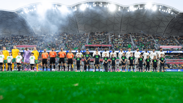 "ما حدث كارثة تحكيمية".. جماهير المنتخب السعودي تهاجم النقبي