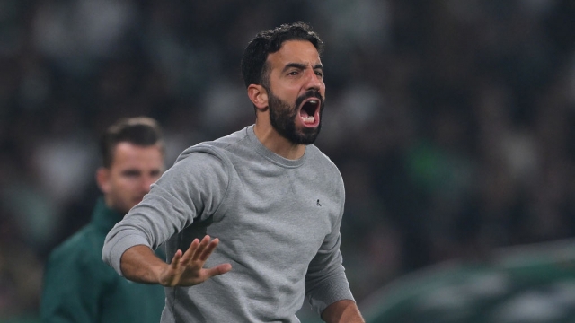 هل يتعاقد مانشستر يونايتد مع نجم سبورتينغ لشبونة؟ أموريم يرد