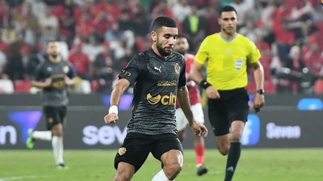 وكيل أحمد قندوسي يوضح حقيقة انتقاله نهائيا إلى سيراميكا